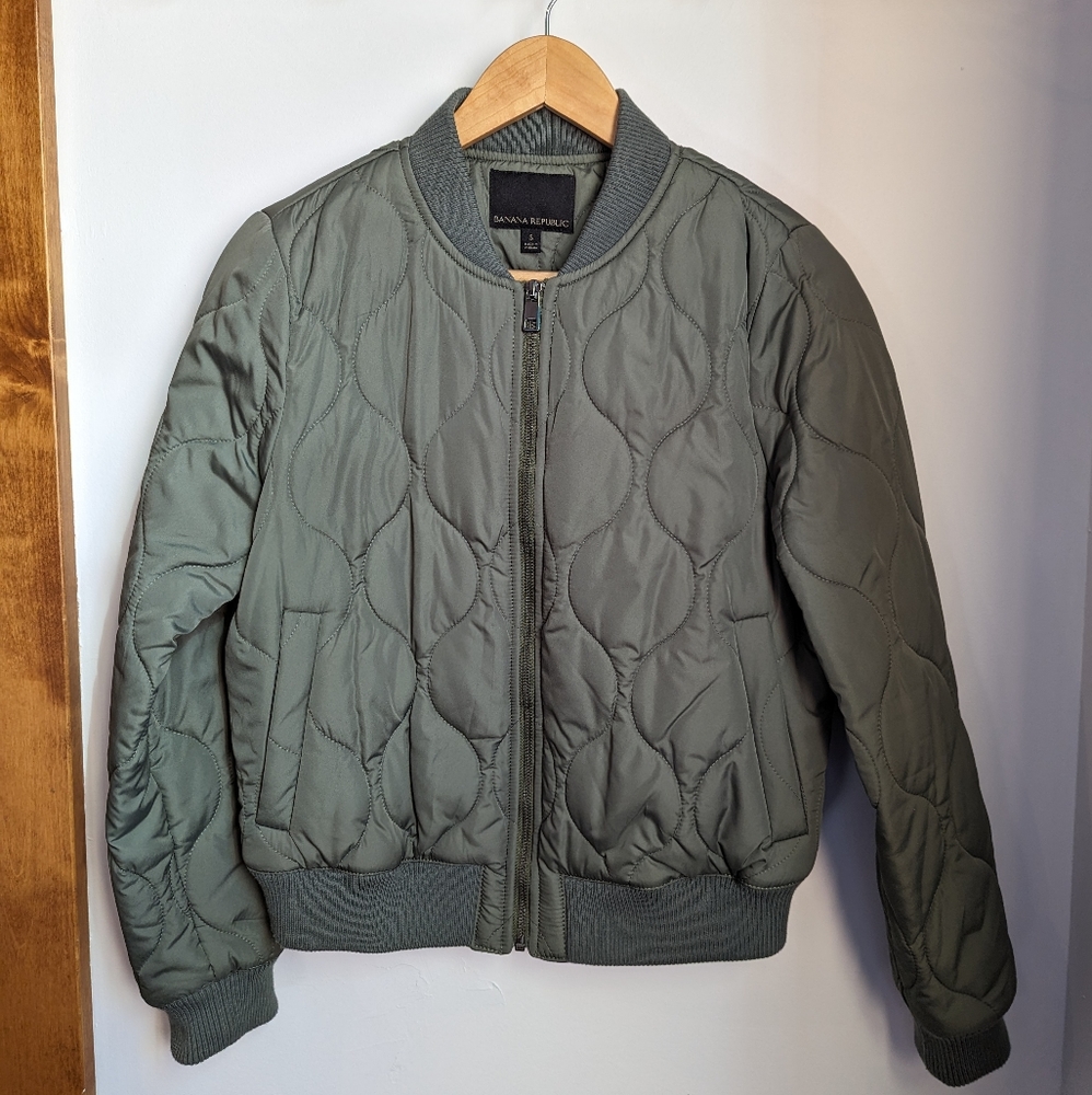 Banana Republic Green Quilted Puffy Bomber Jacket NWOT